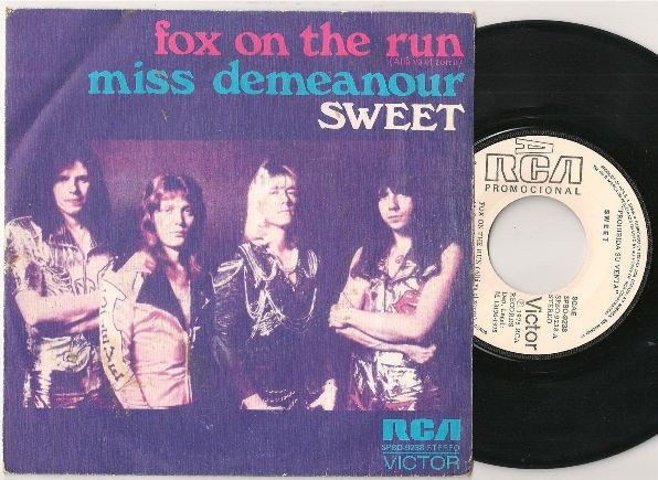 Fox On The Run = AllÃ¡ Va El Zorro / Miss Demeanour